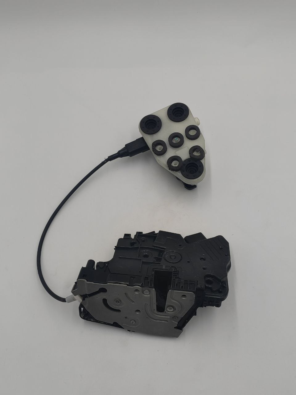 X01-62051104 thumbnail